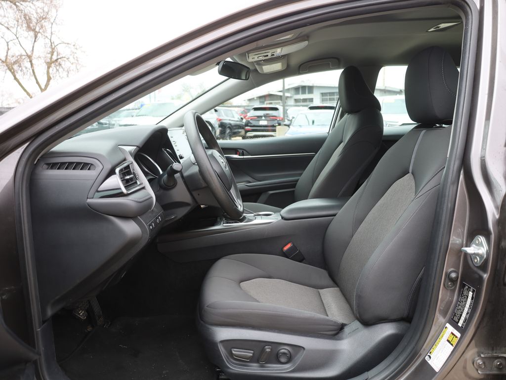 Vehicle image 20 of 36