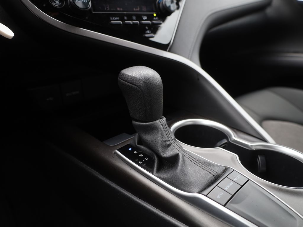 Vehicle image 26 of 36