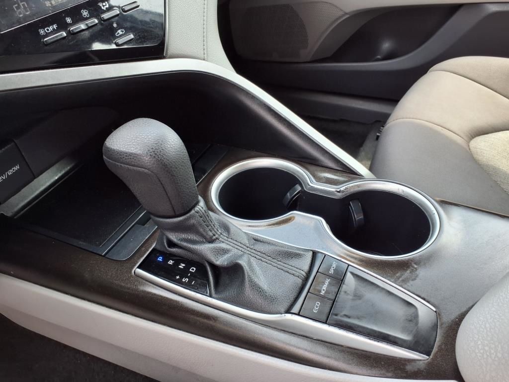 Vehicle image 18 of 27