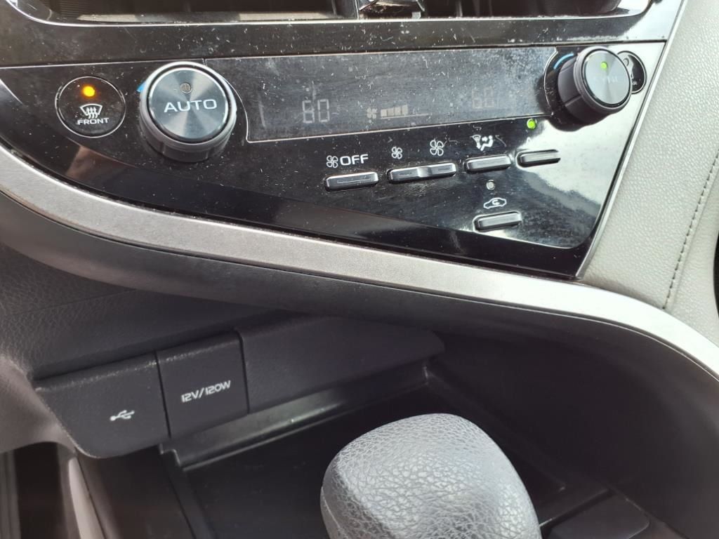 Vehicle image 19 of 27