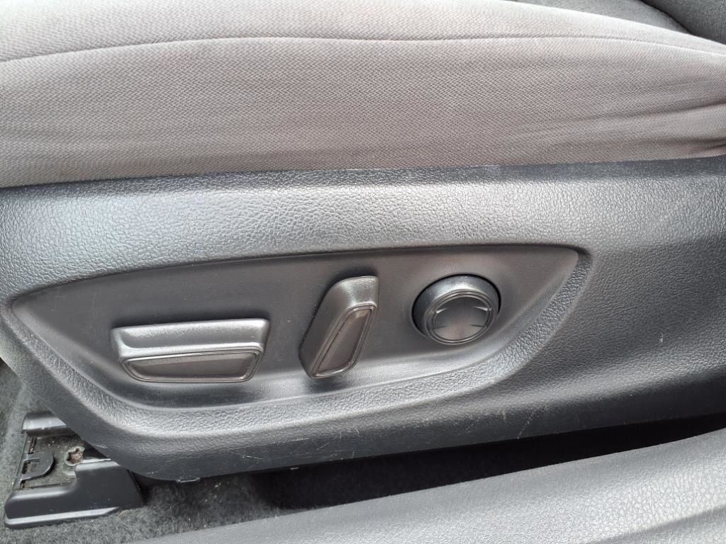 Vehicle image 24 of 27