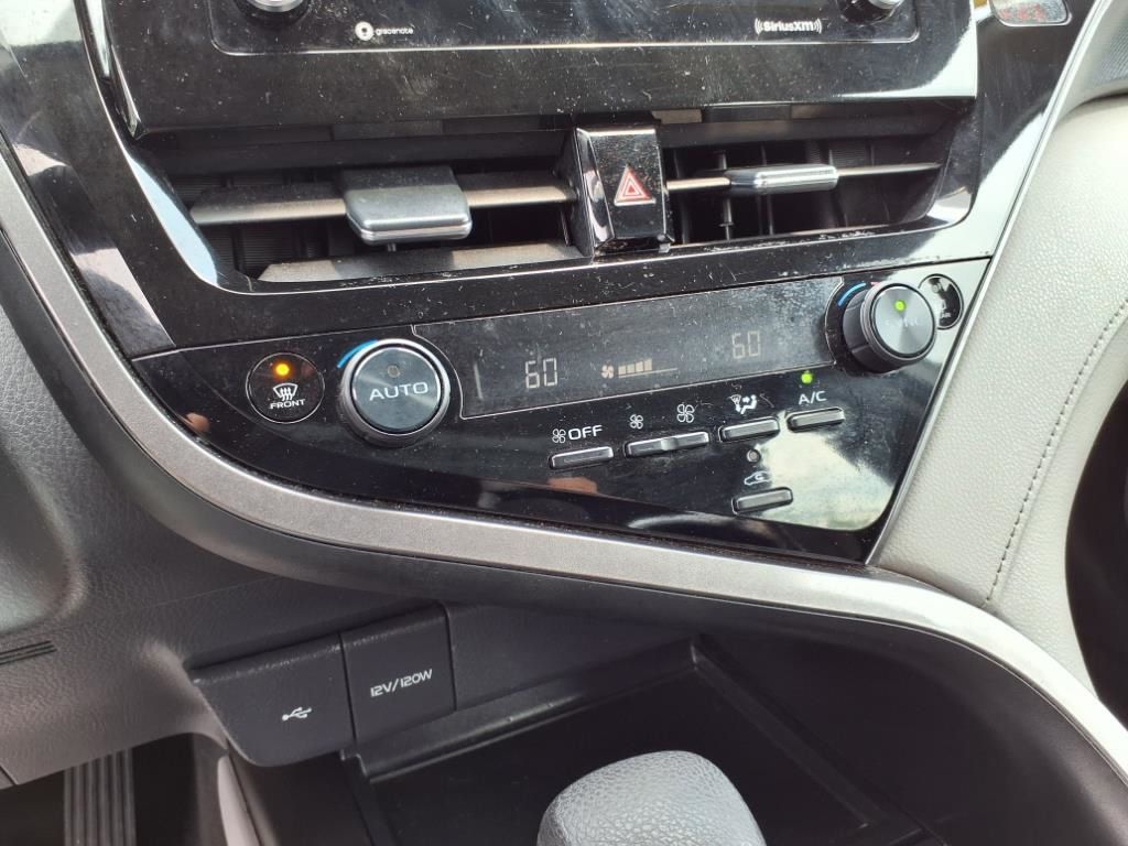 Vehicle image 20 of 27