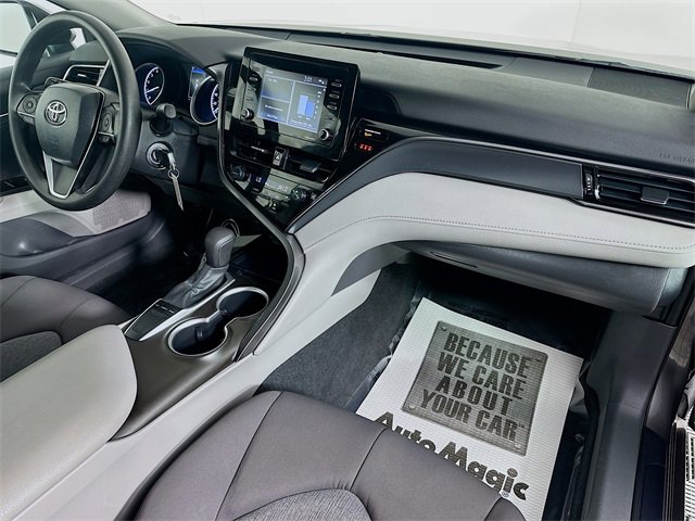 Vehicle image 14 of 30