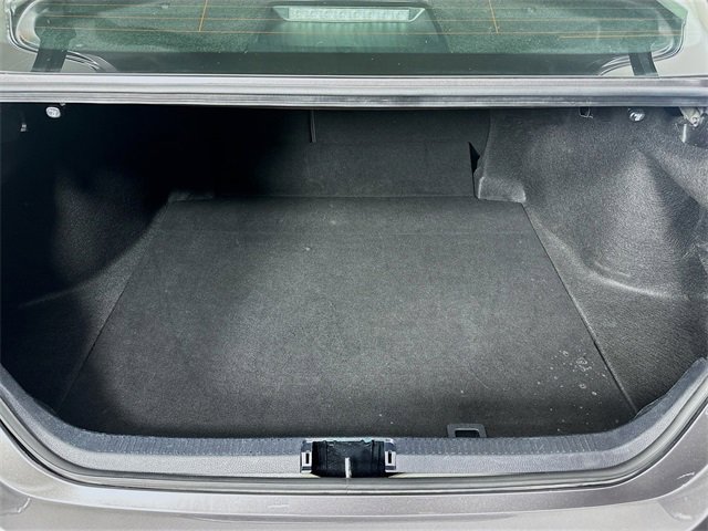 Vehicle image 27 of 30