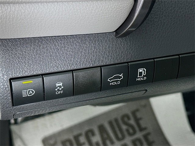 Vehicle image 25 of 30