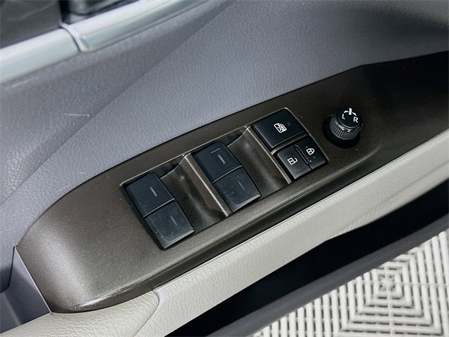 Vehicle image 26 of 30
