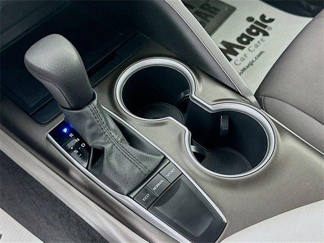 Vehicle image 23 of 30