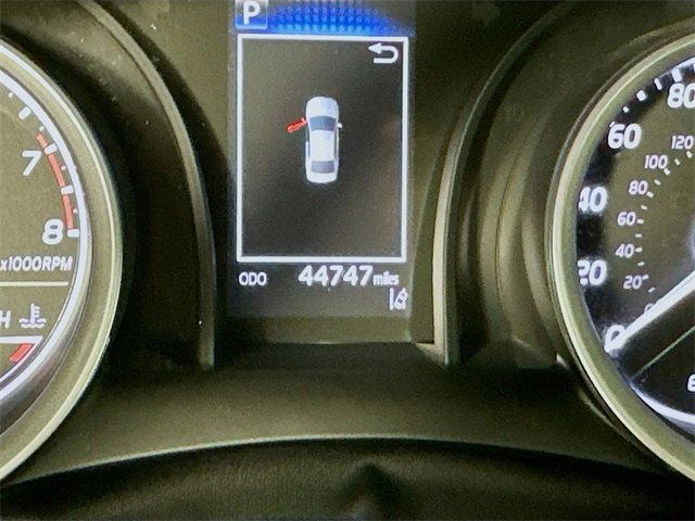 Vehicle image 24 of 30
