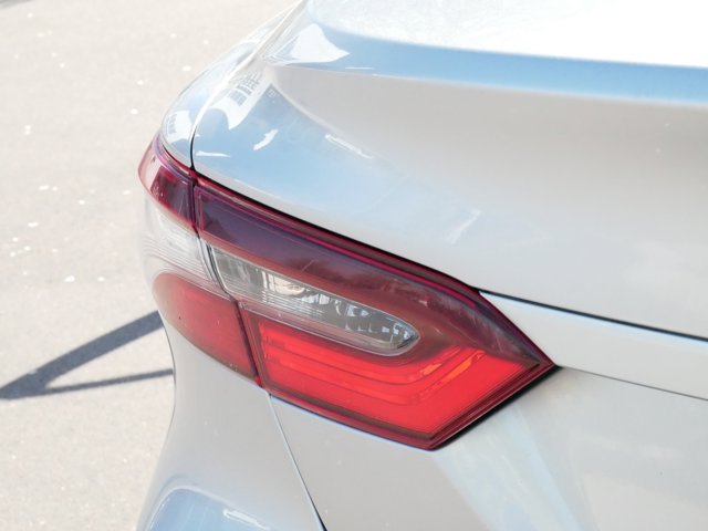 Vehicle image 17 of 33