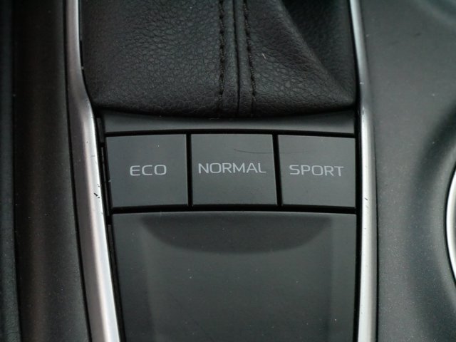 Vehicle image 28 of 33