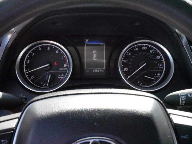 Vehicle image 21 of 33