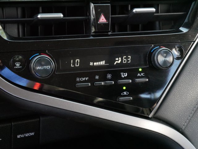 Vehicle image 23 of 33
