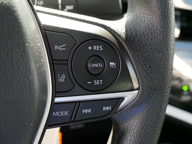 Vehicle image 25 of 33