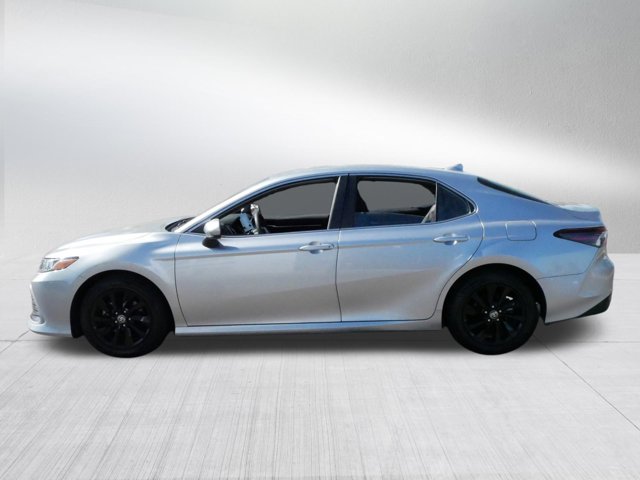 Vehicle image 8 of 33