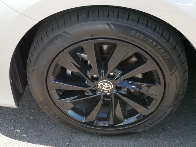 Vehicle image 15 of 33