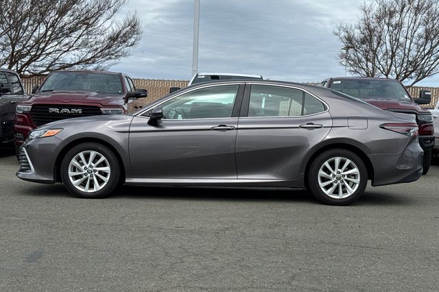 Vehicle image 9 of 34