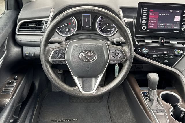 Vehicle image 18 of 34