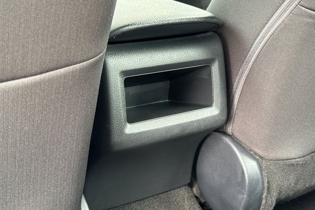 Vehicle image 16 of 34