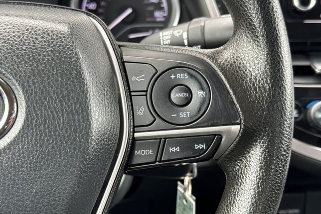 Vehicle image 28 of 34
