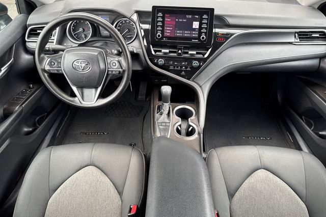 Vehicle image 17 of 34