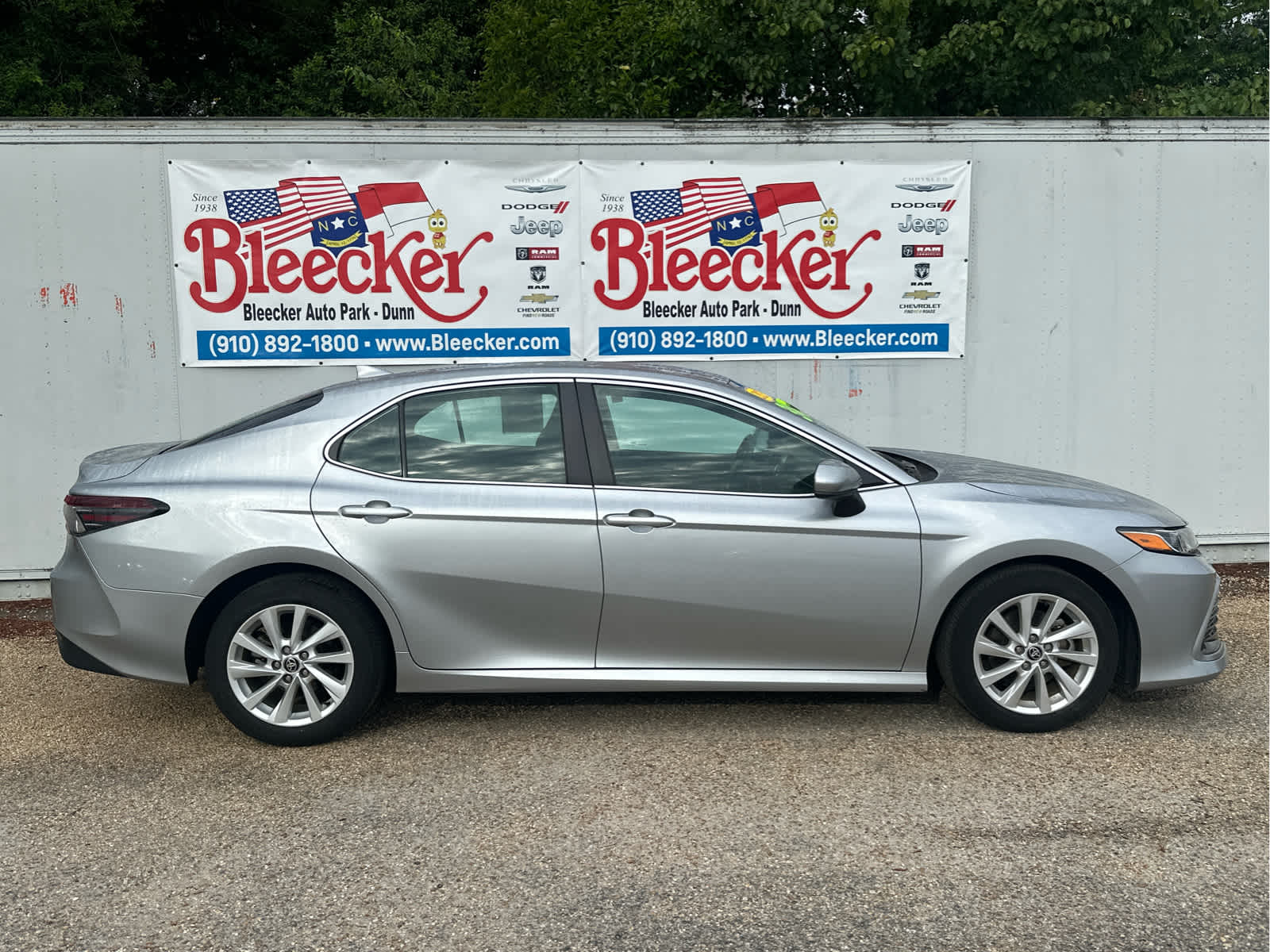 Vehicle image 4 of 44