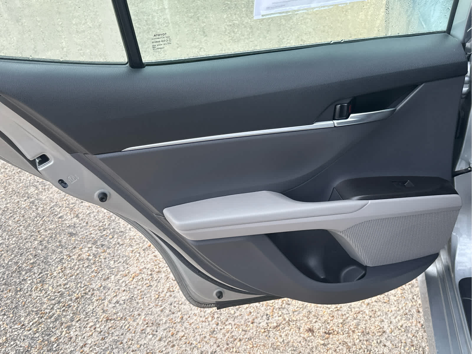 Vehicle image 40 of 44