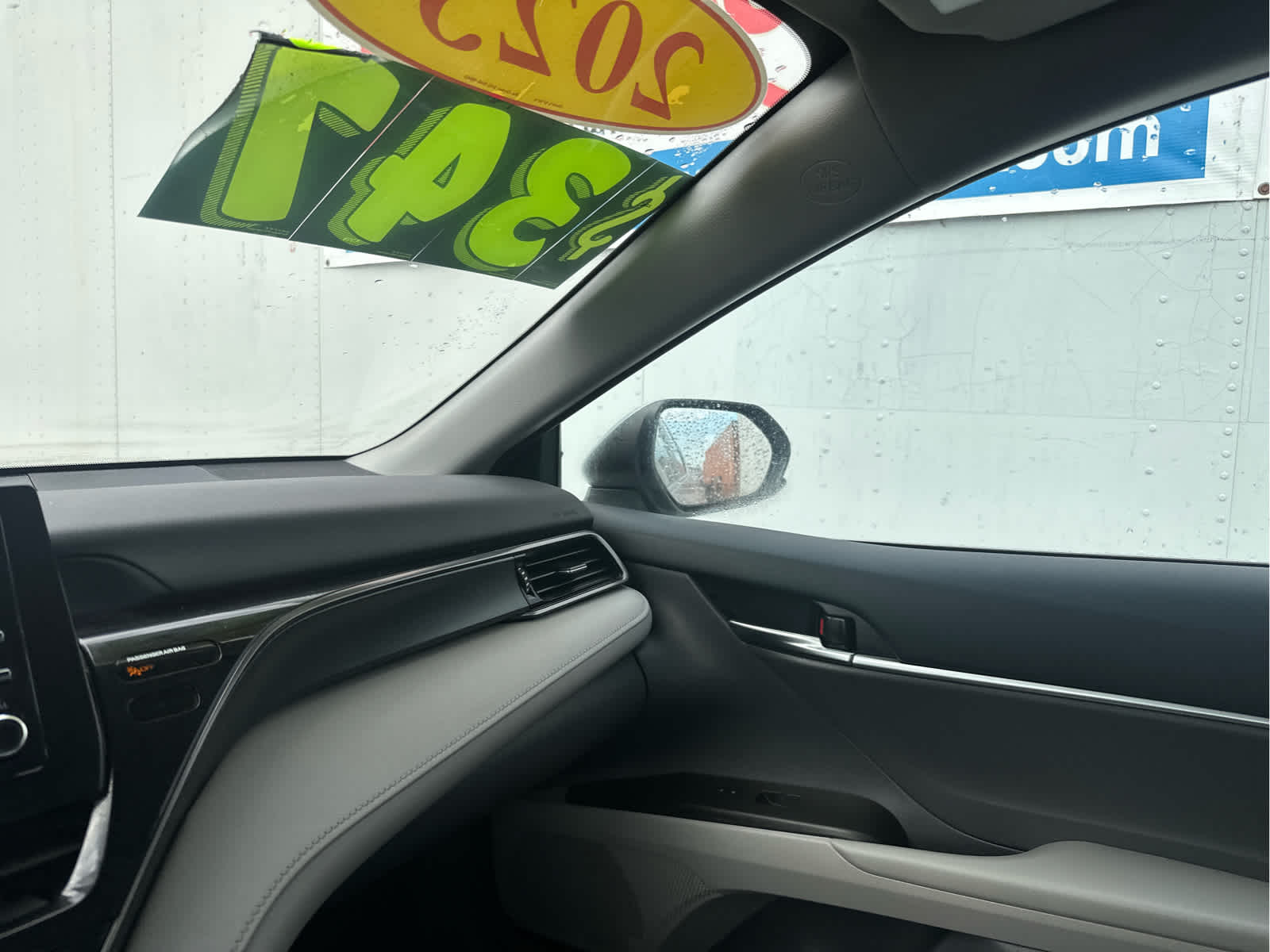 Vehicle image 37 of 44