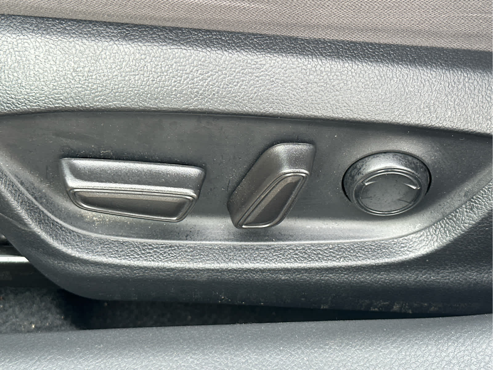 Vehicle image 23 of 44