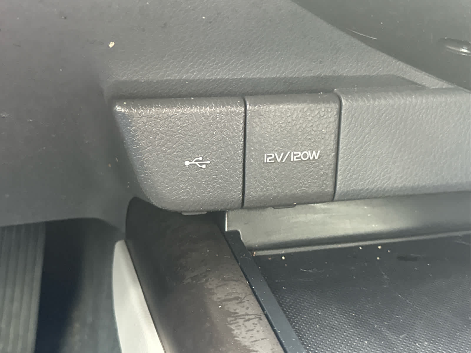 Vehicle image 33 of 44