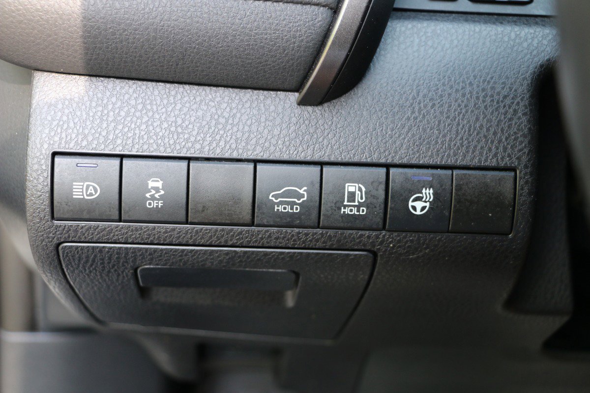 Vehicle image 18 of 29