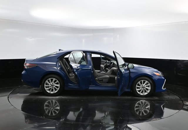 Vehicle image 15 of 41