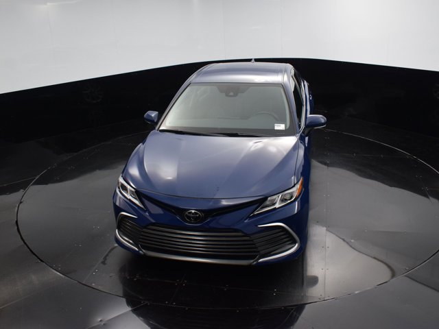 Vehicle image 7 of 41