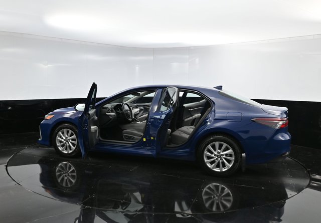 Vehicle image 29 of 41