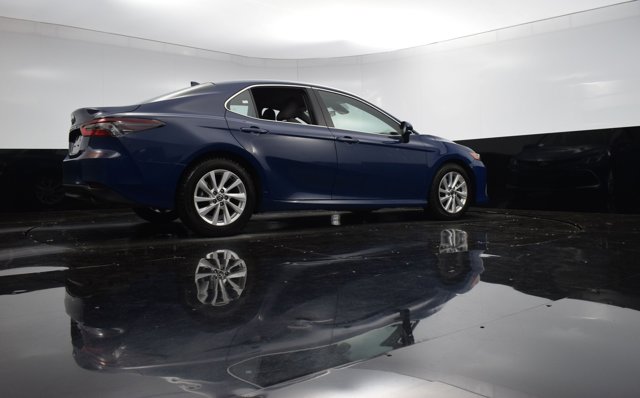 Vehicle image 18 of 41