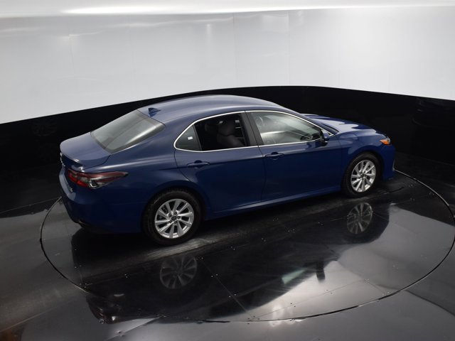 Vehicle image 21 of 41