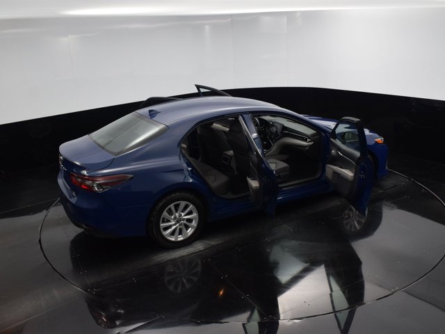 Vehicle image 22 of 41