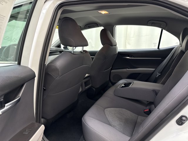 Vehicle image 13 of 28