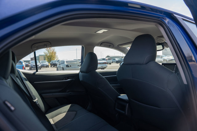 Vehicle image 13 of 35