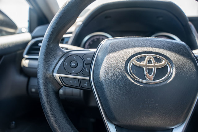 Vehicle image 21 of 35