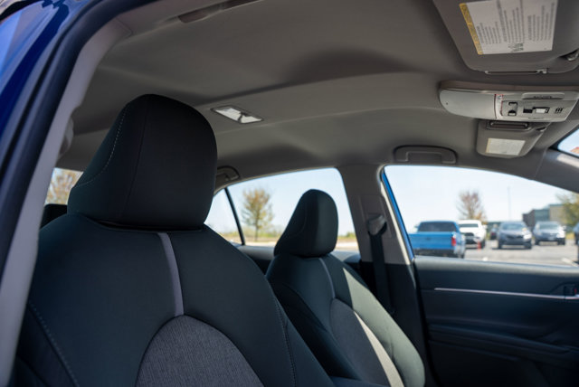 Vehicle image 12 of 35