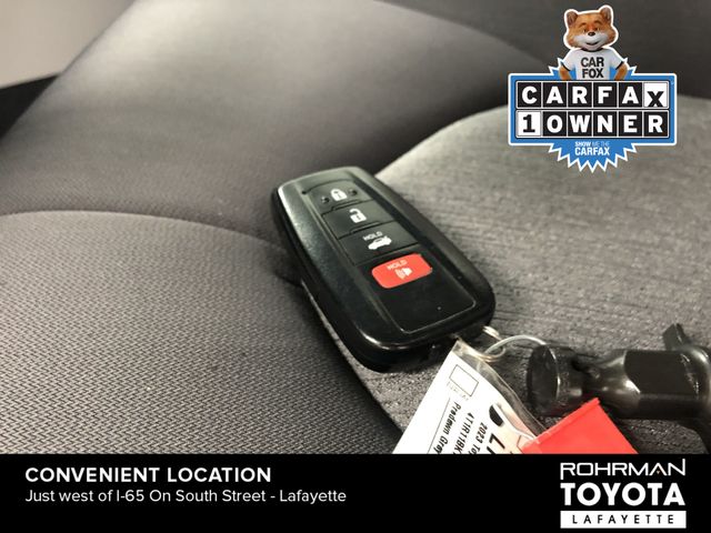 Vehicle image 26 of 30