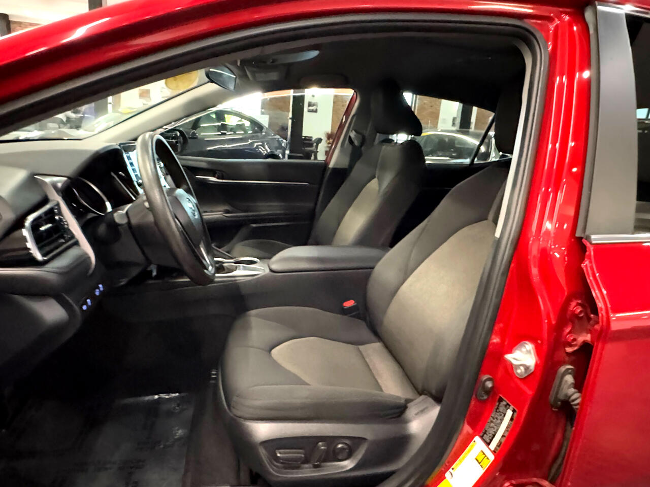 Vehicle image 25 of 50