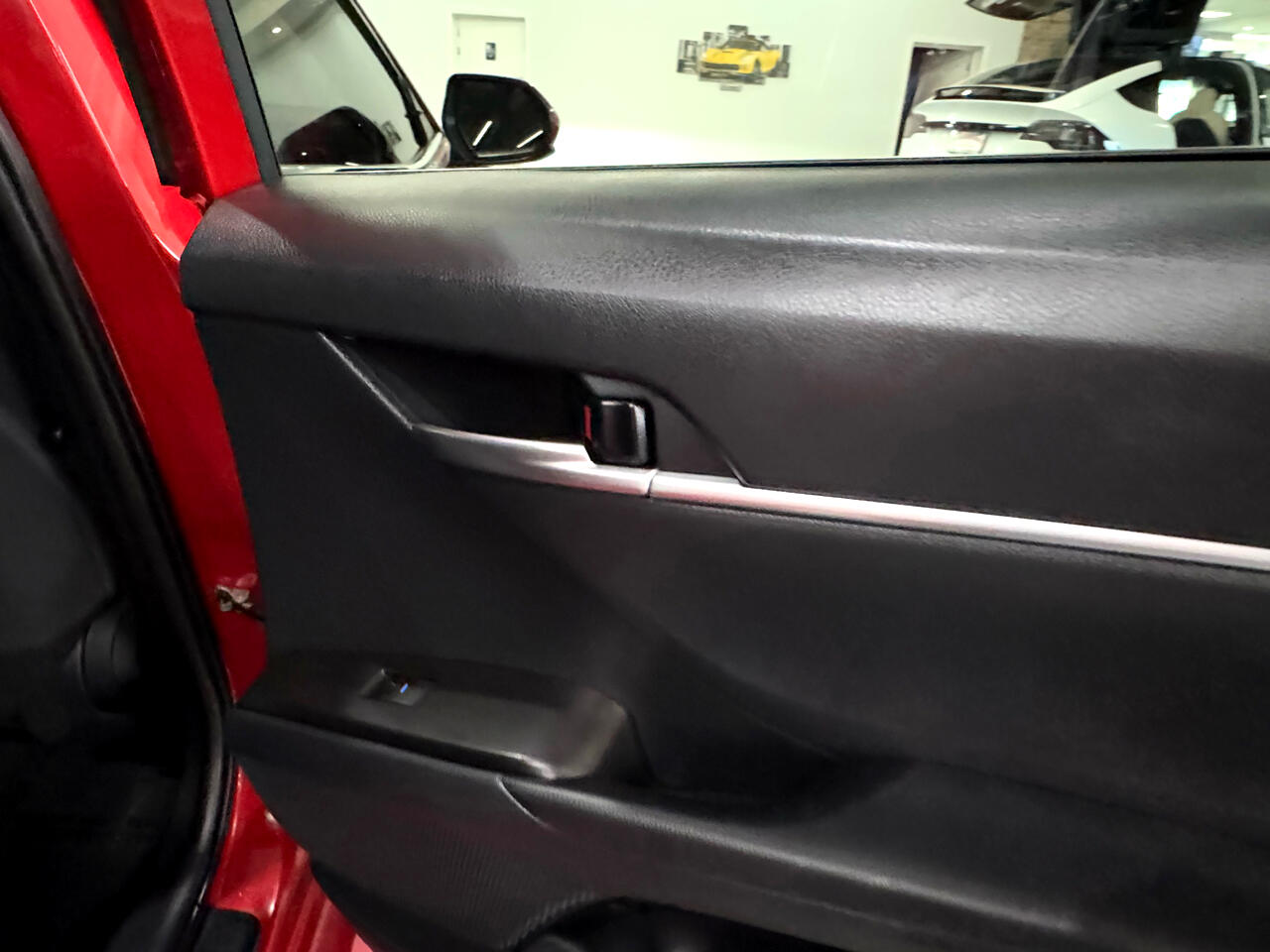 Vehicle image 43 of 50