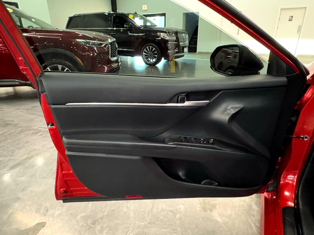Vehicle image 23 of 50