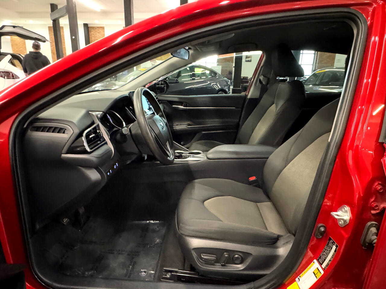 Vehicle image 27 of 50