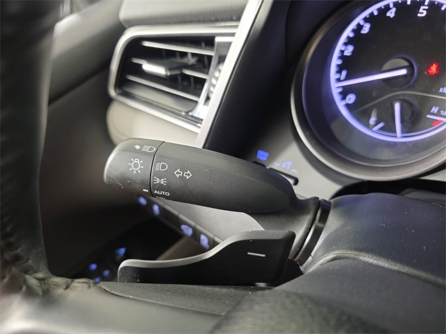 Vehicle image 25 of 37