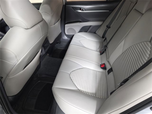 Vehicle image 31 of 37