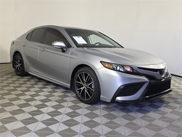 Vehicle image 4 of 37