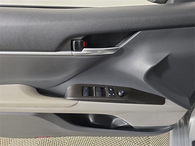 Vehicle image 29 of 37