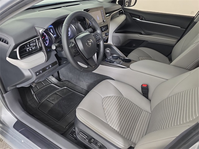 Vehicle image 13 of 37